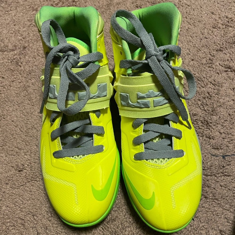 Nike soldier VII Electric Green size 6.5Y